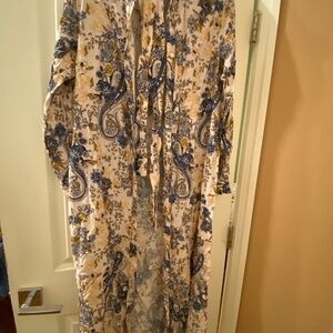 Pose dress printed paisley design